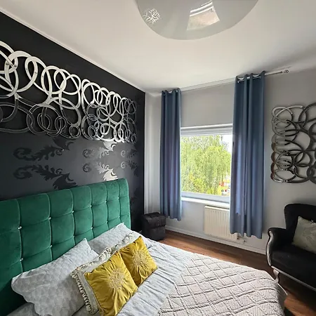 Glow Hostal *