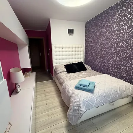 Hostal Glow