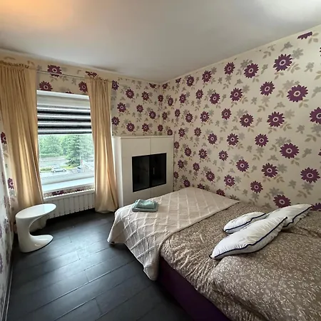 Glow Hostal